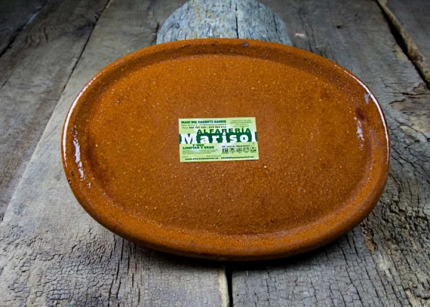 Oval-shaped clay dish special por Stone-grilled meat