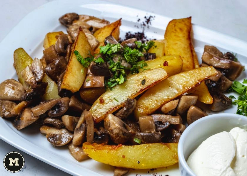 Oven roasted potatoes with mushrooms and mushrooms