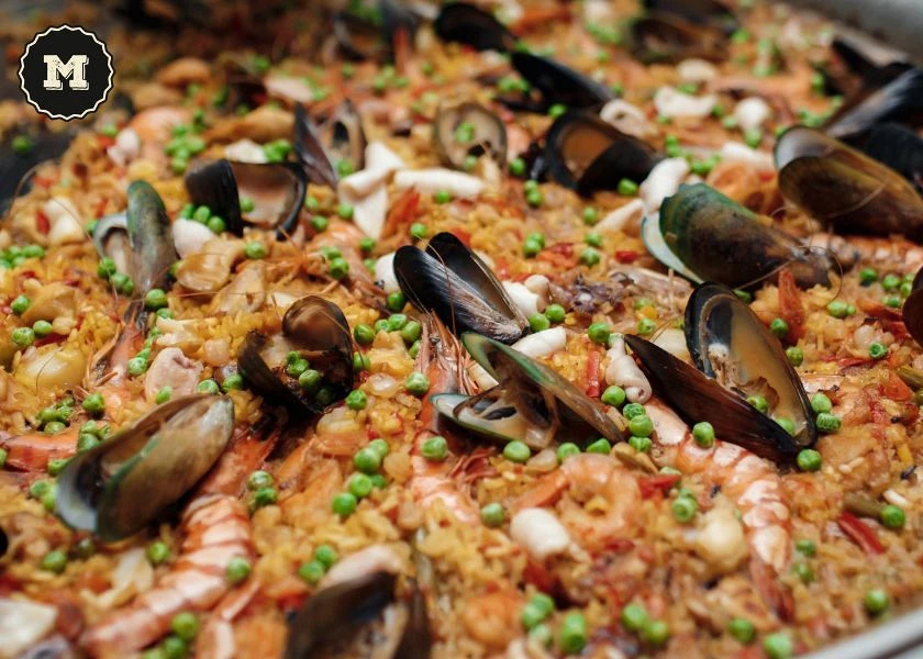 Rice with peas and shellfish